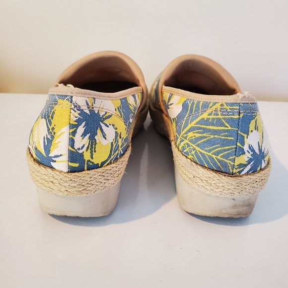 Dansko tropical floral canvas clogs - Picture 7 of 9